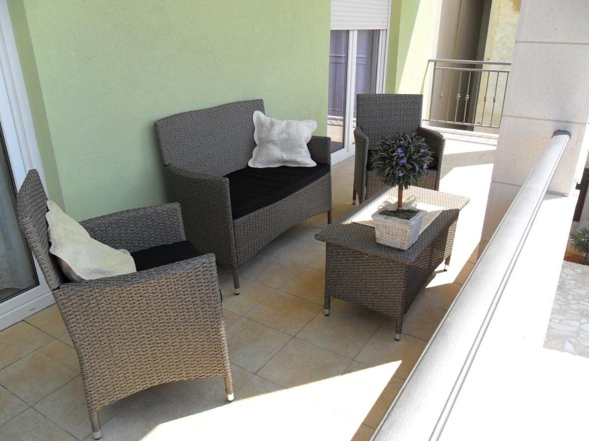 Apartments Maras Primošten Екстериор снимка