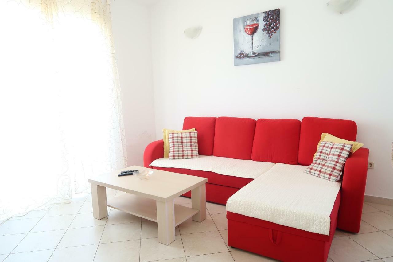 Apartments Maras Primošten Екстериор снимка