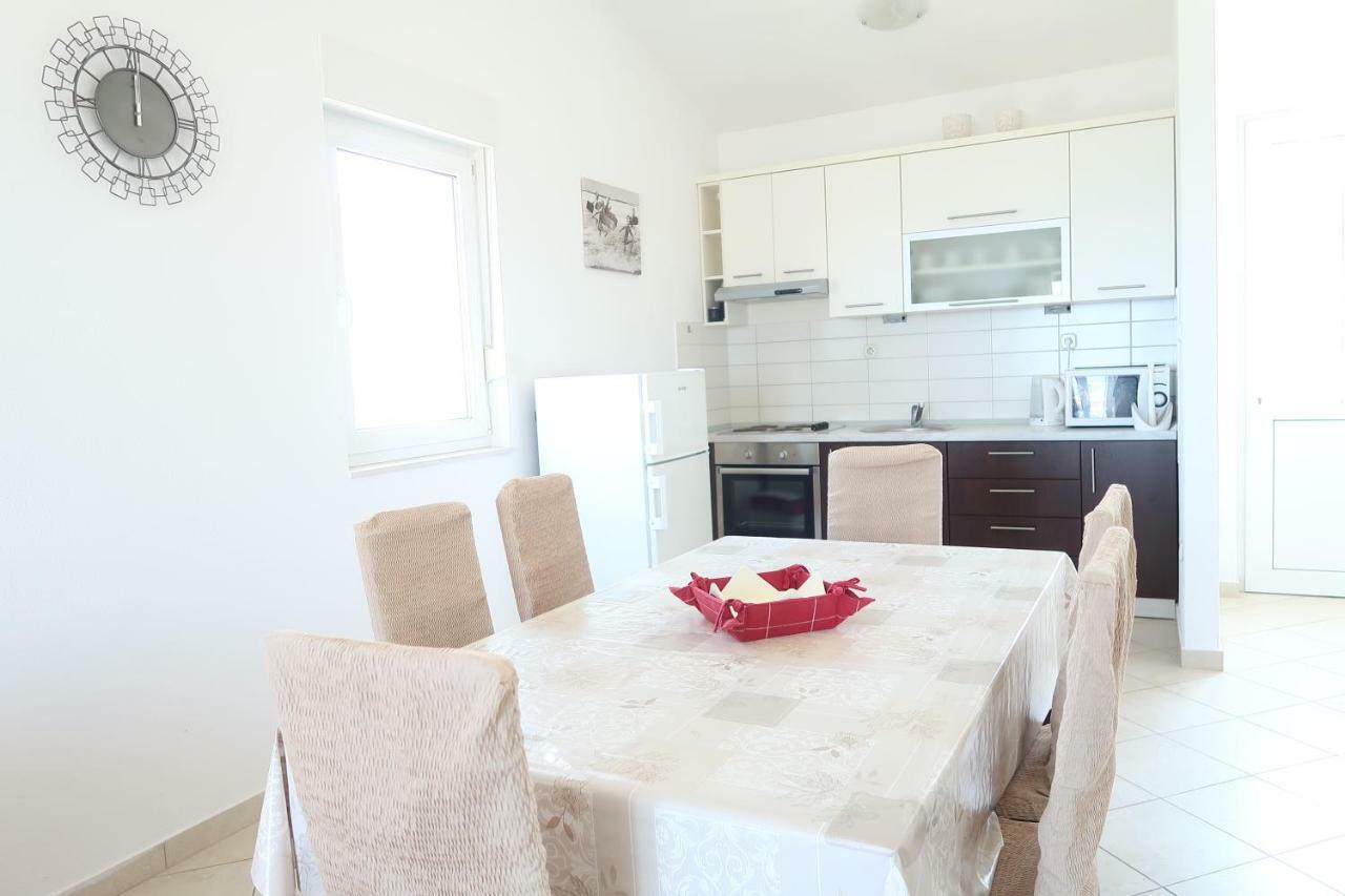 Apartments Maras Primošten Екстериор снимка