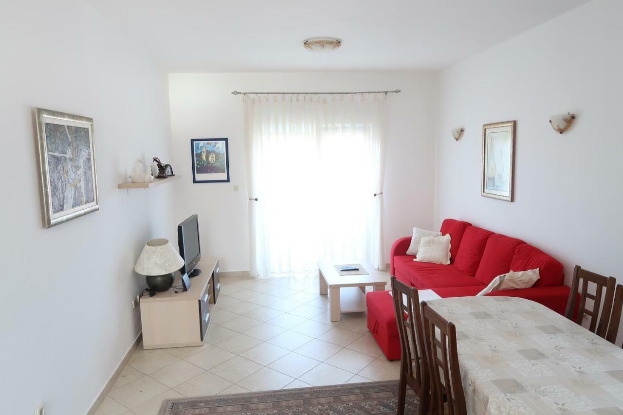 Apartments Maras Primošten Екстериор снимка