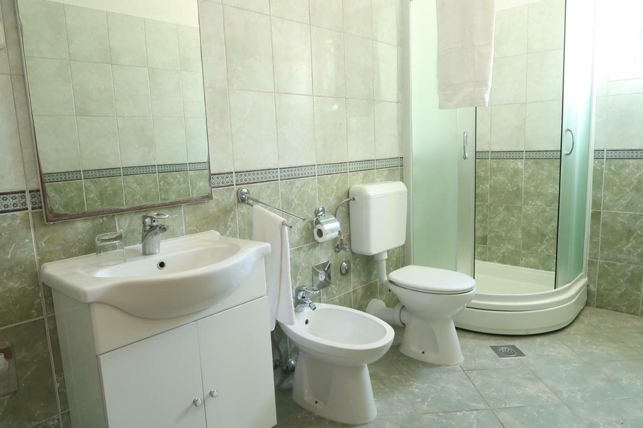 Apartments Maras Primošten Екстериор снимка