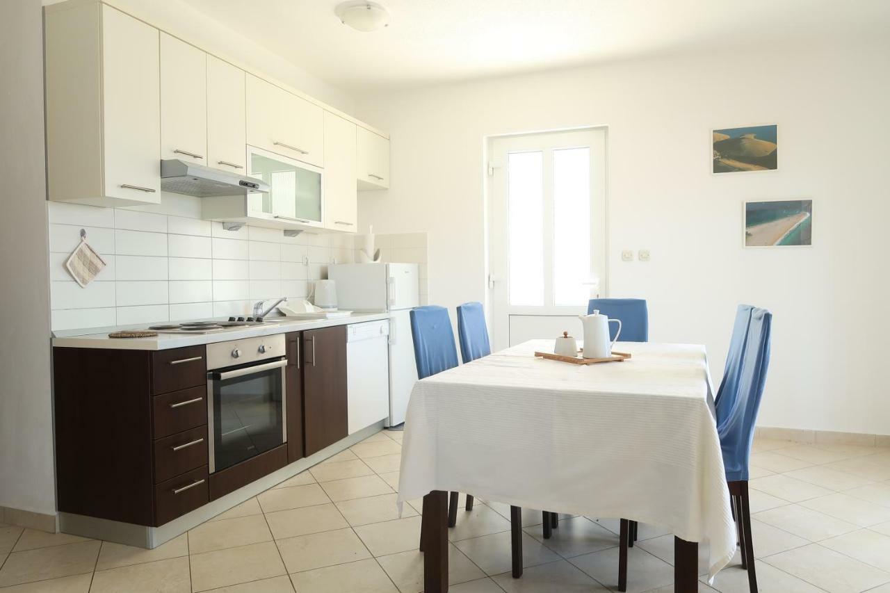 Apartments Maras Primošten Екстериор снимка