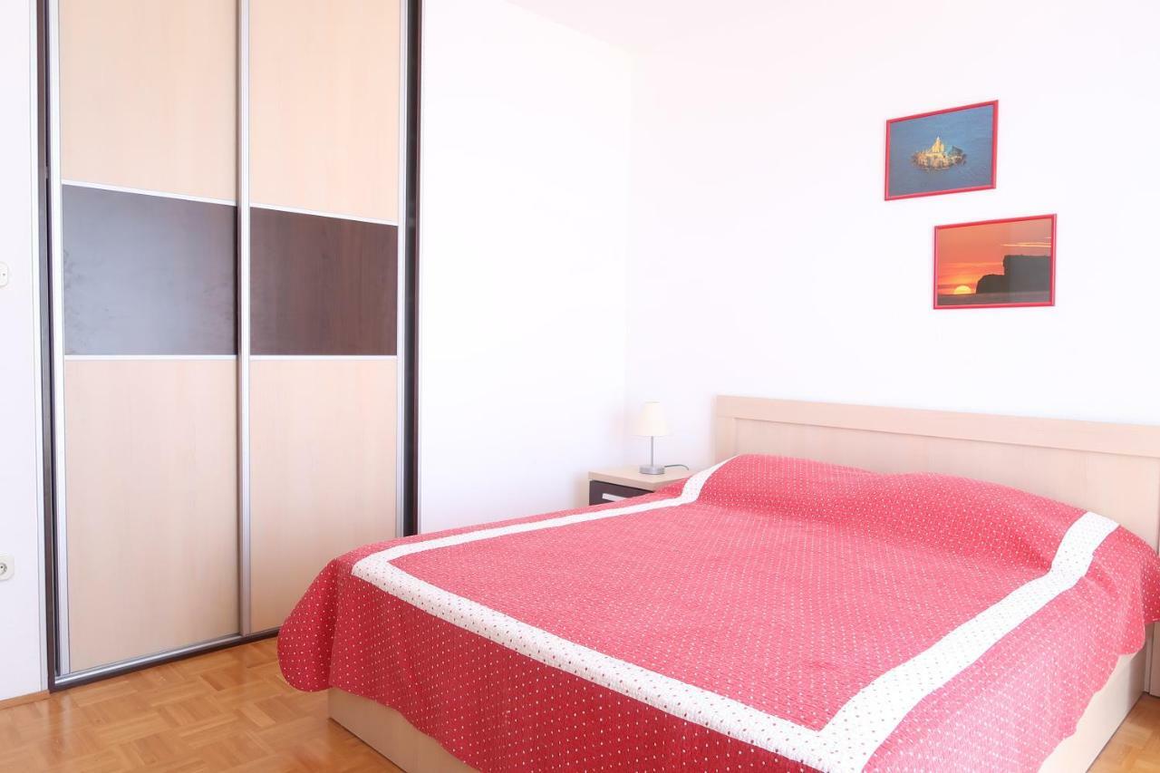 Apartments Maras Primošten Екстериор снимка
