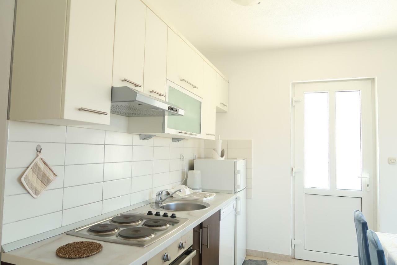 Apartments Maras Primošten Екстериор снимка