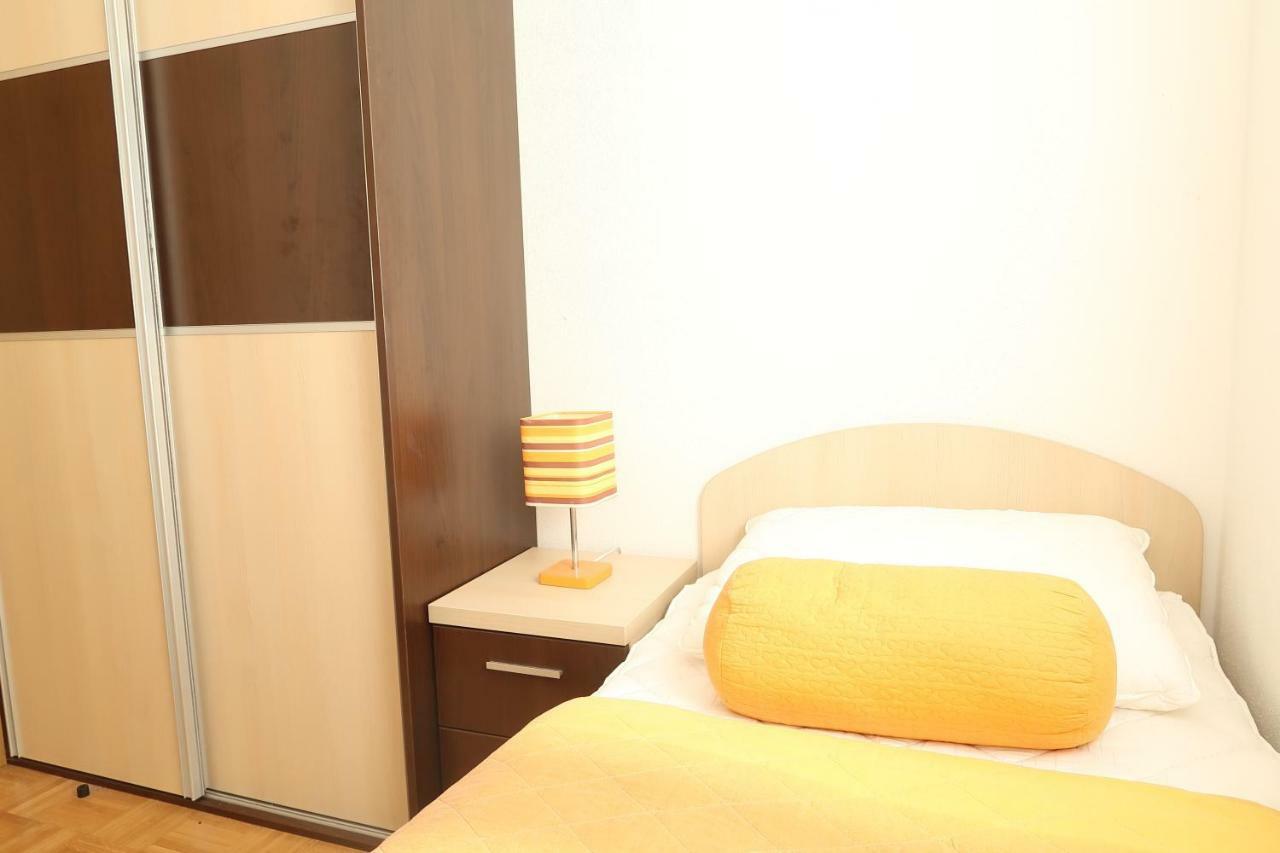 Apartments Maras Primošten Екстериор снимка