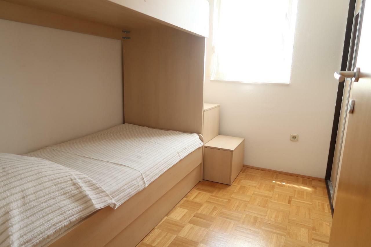 Apartments Maras Primošten Екстериор снимка