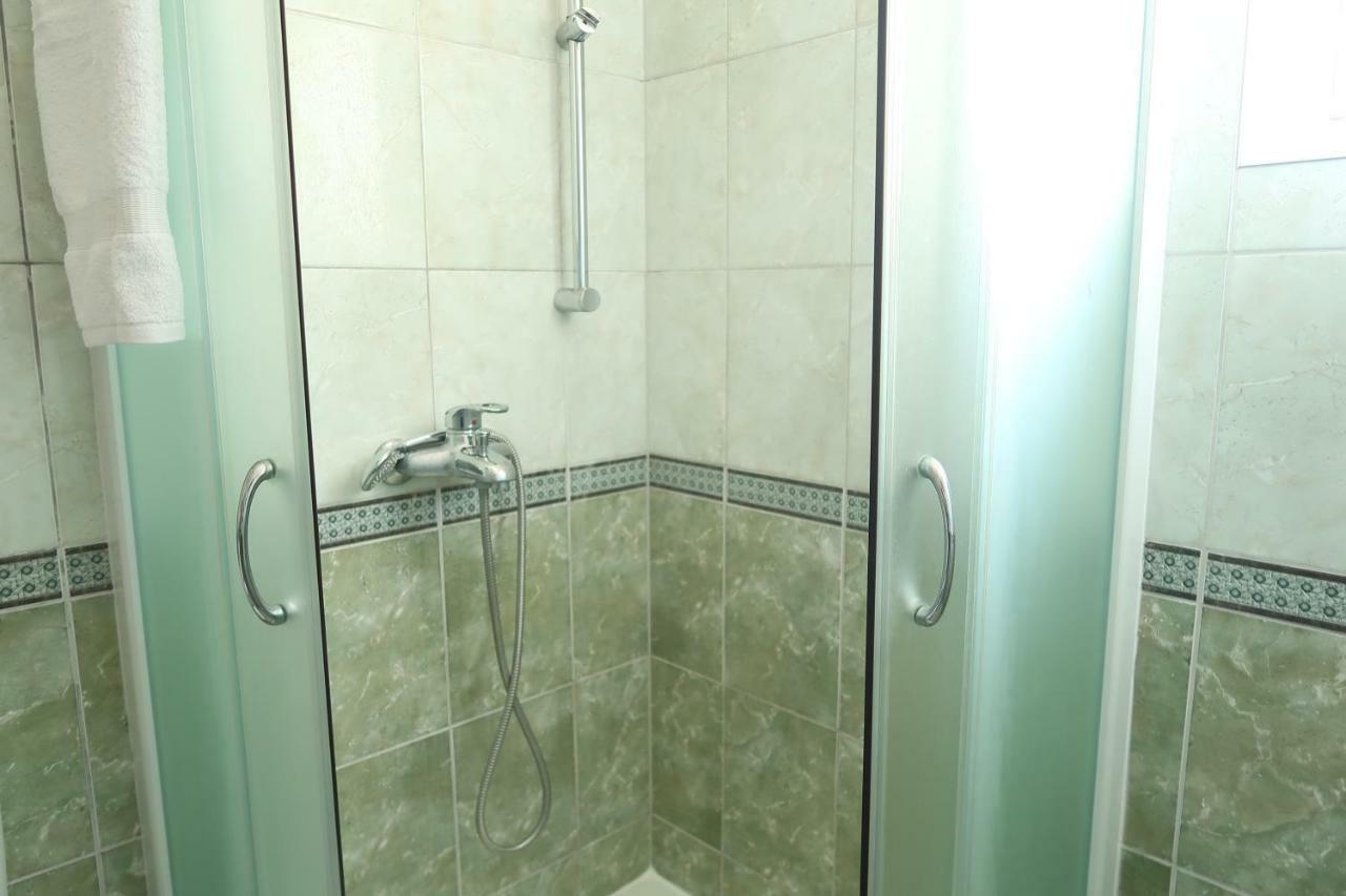 Apartments Maras Primošten Екстериор снимка