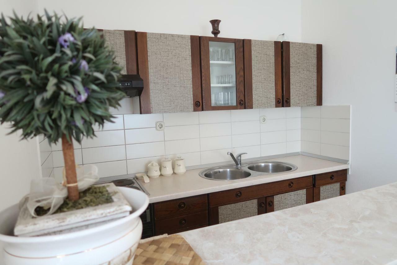 Apartments Maras Primošten Екстериор снимка